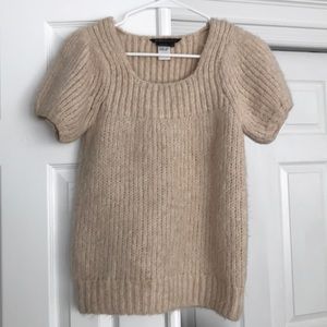 Short sleeve sweater